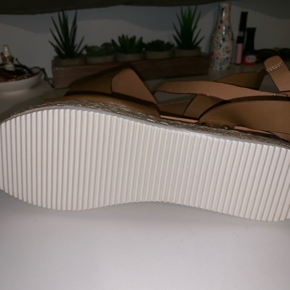 Sandals - Picture 4 of 4